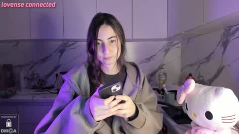 Ayesha online show from January 13, 2026, 2:44 pm