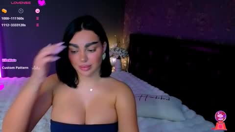  Ayla Demir  online show from November 25, 2025, 11:05 pm