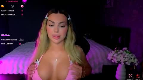  Ayla Demir  online show from March 27, 2026, 9:58 pm