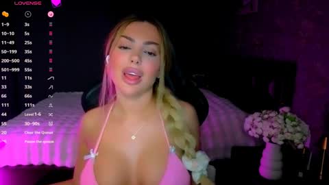  Ayla Demir  online show from April 7, 2026, 8:53 pm