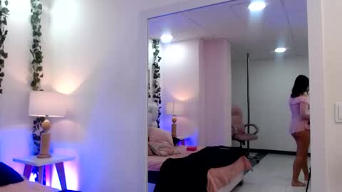 Ayla online show from June 2, 2026, 7:27 pm