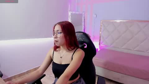 aylaa_tay online show from June 12, 2026, 11:53 am
