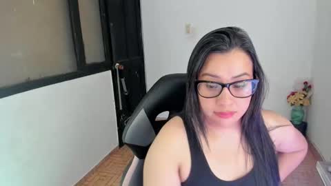 SandyMODELINDEPENDIENT online show from December 19, 2025, 5:09 pm