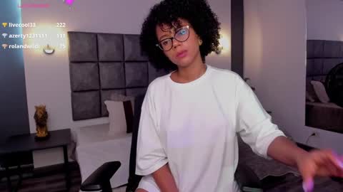 Snapshot of ayleen_dunkann chatting on January 28, 2025, 5:35 pm Ayleen online show from January 28, 2025, 5:35 pm