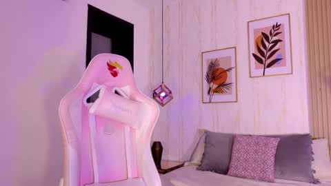 Snapshot of ayleen_dunkann chatting on September 30, 2025, 12:10 pm Ayleen online show from September 30, 2025, 12:10 pm