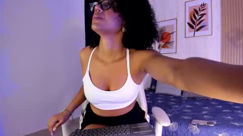 Snapshot of ayleen_dunkann chatting on October 22, 2025, 12:27 pm Ayleen online show from October 22, 2025, 12:27 pm