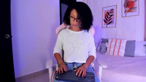 Snapshot of ayleen_dunkann chatting on November 2, 2025, 12:40 pm Ayleen online show from November 2, 2025, 12:40 pm