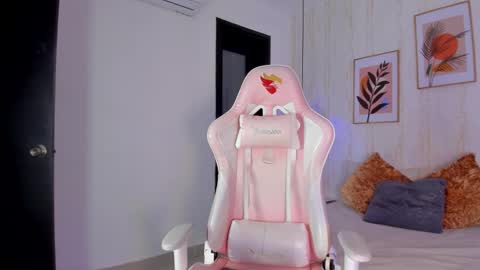 Snapshot of ayleen_dunkann chatting on November 30, 2025, 1:04 pm Ayleen online show from November 30, 2025, 1:04 pm