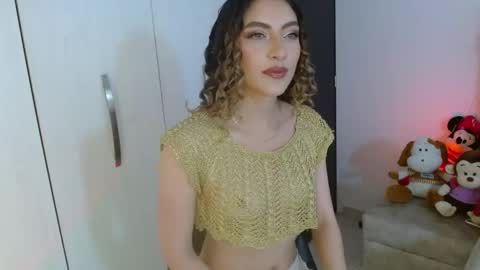 Snapshot of ayleen_m chatting on June 4, 2026, 9:43 pm AYLEEN online show from June 4, 2026, 9:43 pm
