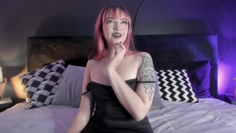 Snapshot of aylen_darkmoor chatting on February 6, 2025, 9:17 pm Aylen online show from February 6, 2025, 9:17 pm