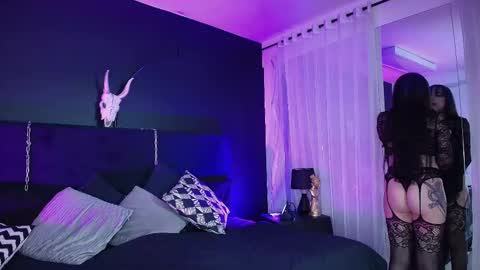 Snapshot of aylen_darkmoor chatting on September 24, 2025, 8:12 pm Aylen online show from September 24, 2025, 8:12 pm