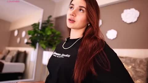 Aylin Millerxs online show from November 13, 2025, 7:57 pm