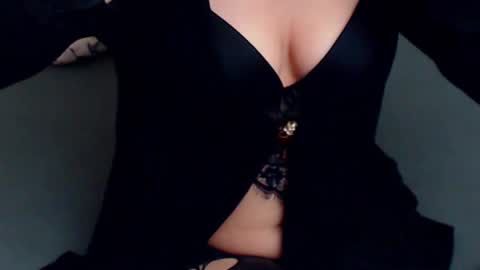 aylynrichard online show from December 21, 2025, 12:18 am