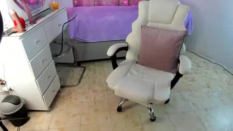 Snapshot of aynara_kiss chatting on September 17, 2025, 4:47 am aynara_kiss online show from September 17, 2025, 4:47 am