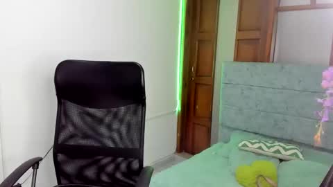 aysha_winxx online show from November 25, 2025, 3:50 am