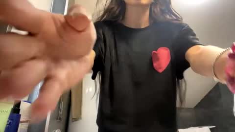 ViktoranMary online show from November 30, 2025, 11:47 am