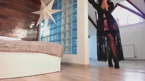 azaliaswallows online show from February 28, 2025, 1:36 pm