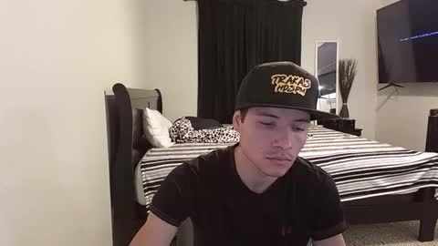 azell19 online show from March 9, 2025, 1:04 am