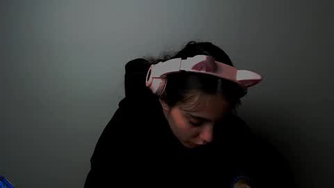 azumi_chan_ online show from October 2, 2025, 9:11 pm