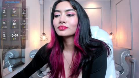 Azura online show from February 3, 2025, 10:54 pm