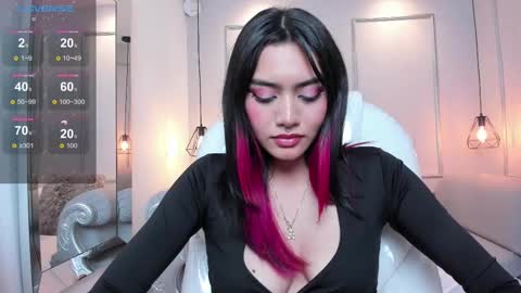 Azura online show from February 24, 2025, 11:19 pm