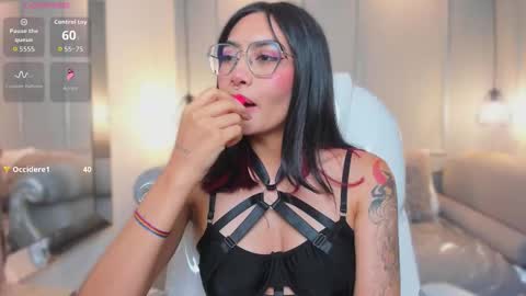 Azura online show from February 25, 2026, 8:51 pm