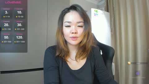 azure_moon online show from January 7, 2025, 1:17 am