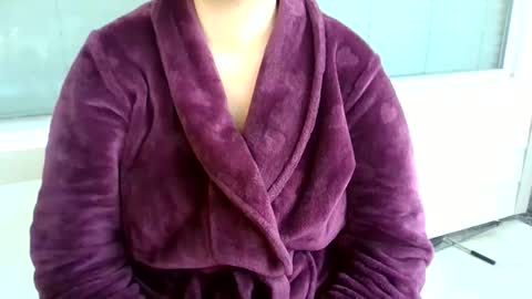 azuregoddess online show from May 25, 2026, 2:12 pm