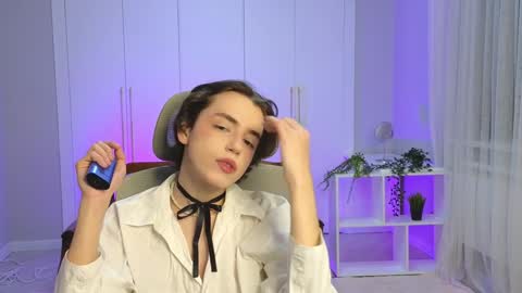 Snapshot of b0y_fantasy chatting on December 25, 2024, 3:28 pm Elios online show from December 25, 2024, 3:28 pm