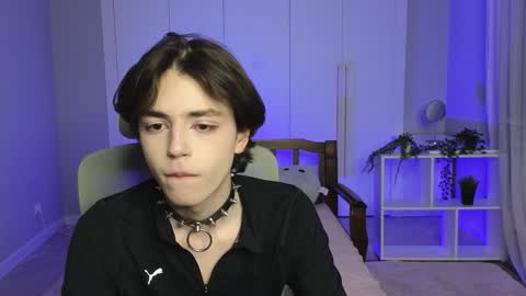 Snapshot of b0y_fantasy chatting on December 27, 2024, 9:54 pm Elios online show from December 27, 2024, 9:54 pm