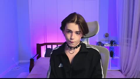 Snapshot of b0y_fantasy chatting on January 6, 2025, 6:52 pm Elios online show from January 6, 2025, 6:52 pm