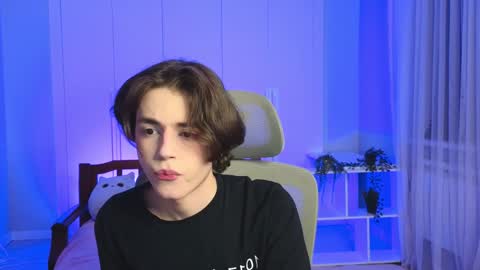 Snapshot of b0y_fantasy chatting on January 13, 2025, 7:31 pm Elios online show from January 13, 2025, 7:31 pm