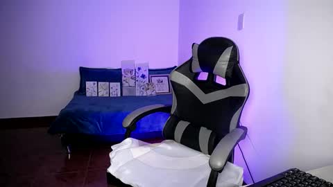 babenik_777 online show from November 22, 2025, 3:38 am