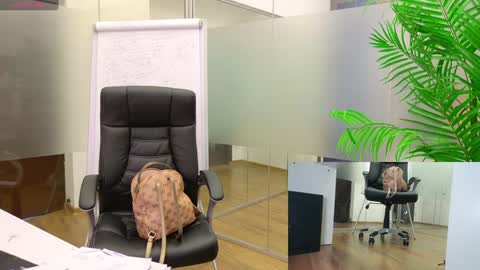 Olivia and Lexi online show from March 10, 2025, 8:15 am