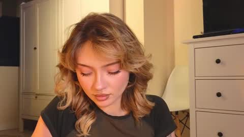 Snapshot of baby_adele chatting on February 19, 2025, 9:25 pm bb adele online show from February 19, 2025, 9:25 pm