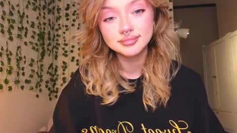 Snapshot of baby_adele chatting on March 5, 2025, 9:15 pm bb adele online show from March 5, 2025, 9:15 pm