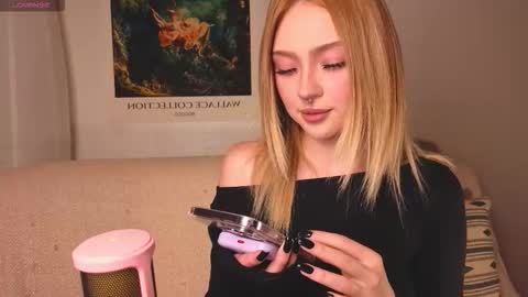 Snapshot of baby_adele chatting on October 18, 2025, 5:57 pm bb adele online show from October 18, 2025, 5:57 pm