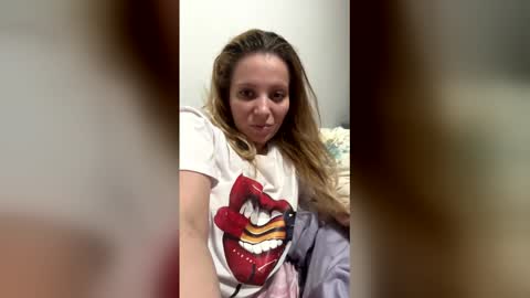 Snapshot of baby_blondee chatting on April 21, 2026, 6:01 pm Baby Blonde online show from April 21, 2026, 6:01 pm