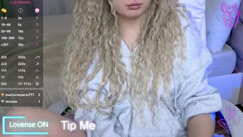 Debora online show from February 26, 2025, 8:33 pm