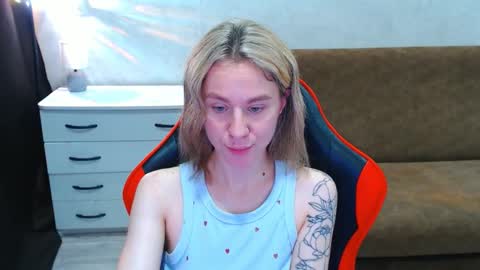 baby_kitte online show from November 2, 2025, 7:11 am