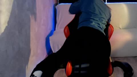 baby_kitte online show from April 15, 2026, 3:57 am