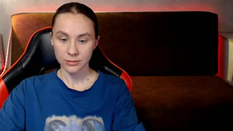 baby_kitte online show from June 12, 2026, 9:19 am