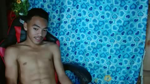 baby_razell online show from February 25, 2025, 3:05 pm