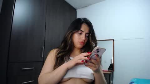 Snapshot of baby_roose chatting on December 4, 2024, 4:32 am Baby online show from December 4, 2024, 4:32 am