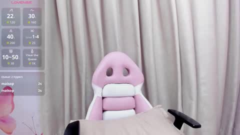 Snapshot of babyabril18 chatting on November 7, 2025, 10:32 pm Karla online show from November 7, 2025, 10:32 pm