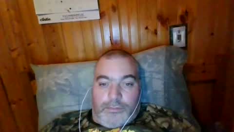 Snapshot of babybaby83 chatting on January 14, 2025, 12:43 am Darren online show from January 14, 2025, 12:43 am