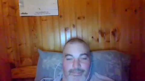 Snapshot of babybaby83 chatting on December 19, 2025, 10:28 pm Darren online show from December 19, 2025, 10:28 pm