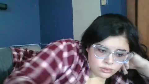 Snapshot of babyelle0 chatting on December 8, 2024, 12:18 am Your Highness Elle online show from December 8, 2024, 12:18 am