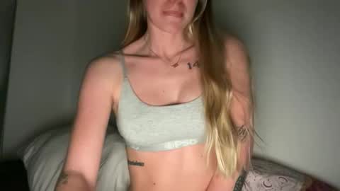 Snapshot of babygirlinlace chatting on February 10, 2026, 8:18 am Miley King online show from February 10, 2026, 8:18 am