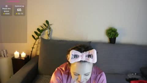 Babyhotgirlq online show from April 10, 2026, 8:19 am